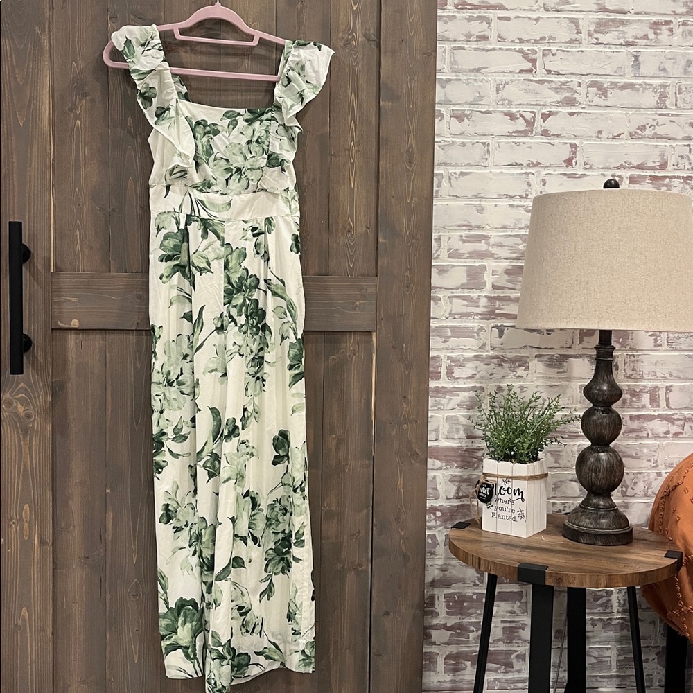 *NWT* Taylor Green and White Floral Jumpsuit